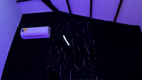 Lola Angel online show from 3, 2, 2026