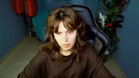 Snapshot of lolaasmus chatting on 18, 6, 2026 I consider myself the god Loki but life just calls me LOL online show from 18, 6, 2026