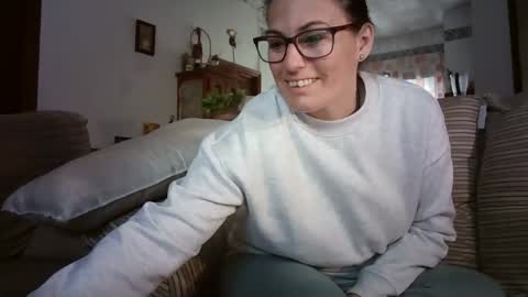 Snapshot of lolahueso chatting on 1, 2, 2026 LOLA HUESO y ERIC online show from 1, 2, 2026