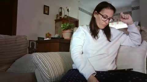 Snapshot of lolahueso chatting on 9, 2, 2026 LOLA HUESO y ERIC online show from 9, 2, 2026