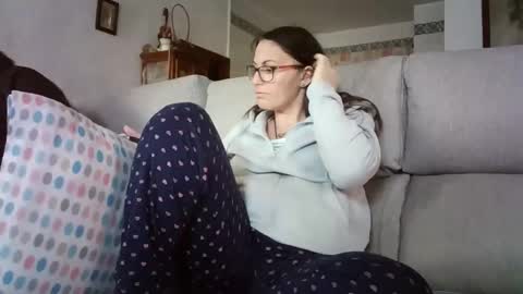 LOLA HUESO y ERIC online show from 7, 4, 2026