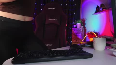 lolalemona online show from 10, 4, 2026