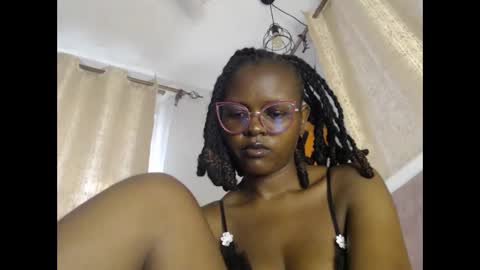 lolamia7 online show from 10, 11, 2025