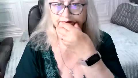Snapshot of lolkaalyss chatting on 4, 6, 2026 LolkaAlyss online show from 4, 6, 2026