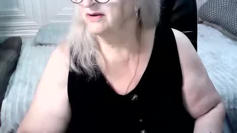 Snapshot of lolkaalyss chatting on 6, 6, 2026 LolkaAlyss online show from 6, 6, 2026