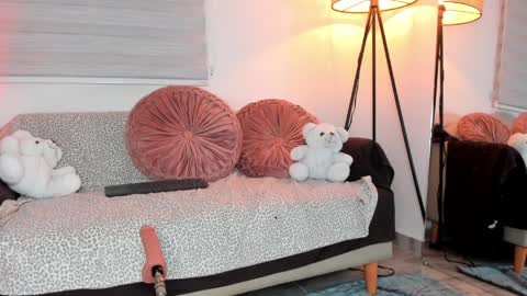 Lolly  online show from 4, 4, 2026