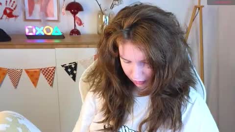 Mona online show from 10, 11, 2025