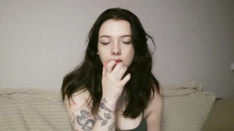 Snapshot of lollylol11 chatting on 3, 11, 2025 Lilly online show from 3, 11, 2025