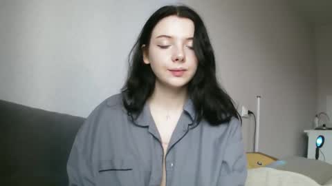 Snapshot of lollylol11 chatting on 16, 11, 2025 Lilly online show from 16, 11, 2025