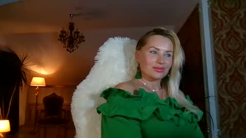 Snapshot of lollyta2023 chatting on 7, 12, 2024 Roxy online show from 7, 12, 2024