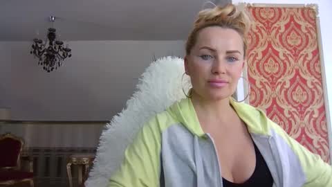 Snapshot of lollyta2023 chatting on 22, 2, 2025 Roxy online show from 22, 2, 2025