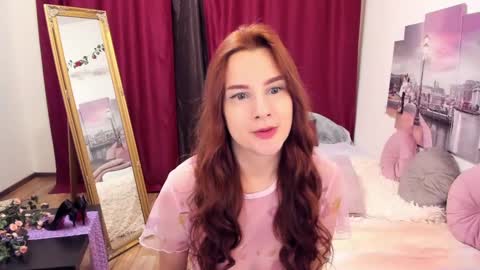 Snapshot of lolomercier chatting on 7, 3, 2025 LoloMercier online show from 7, 3, 2025