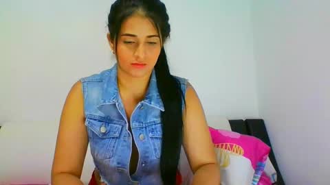 Snapshot of lomaslindosoyyo chatting on 29, 1, 2025 estehfania online show from 29, 1, 2025