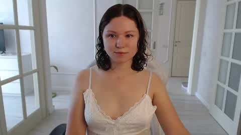 Snapshot of londonmiley chatting on 8, 6, 2026 LondonMiley online show from 8, 6, 2026