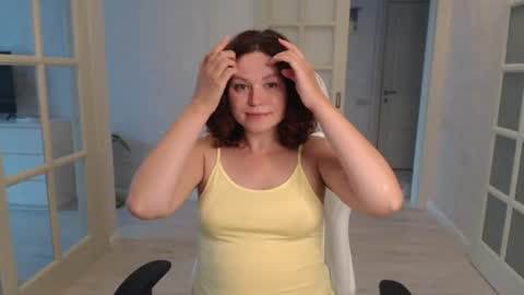Snapshot of londonmiley chatting on 16, 6, 2026 LondonMiley online show from 16, 6, 2026