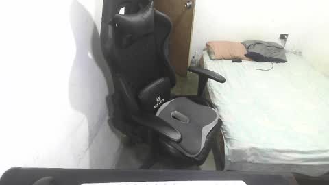 Snapshot of long_dick_boy_ chatting on 12, 4, 2026 Marvin Santiago online show from 12, 4, 2026