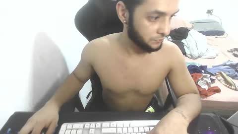 Snapshot of long_dick_boy_ chatting on 14, 4, 2026 Marvin Santiago online show from 14, 4, 2026