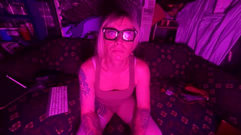 longbeachcd69 online show from 24, 1, 2025