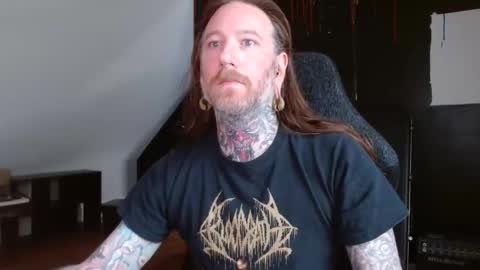 Snapshot of longhair021 chatting on 1, 3, 2025 longhair online show from 1, 3, 2025