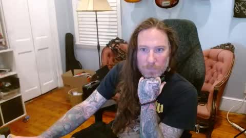 Snapshot of longhair021 chatting on 7, 10, 2025 longhair online show from 7, 10, 2025