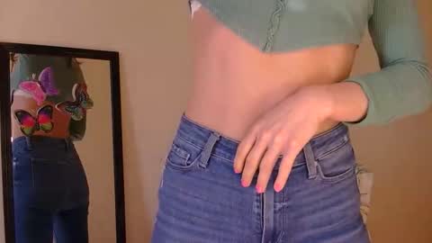 Snapshot of longlegstammy chatting on 14, 5, 2026 Cutenurse91 online show from 14, 5, 2026