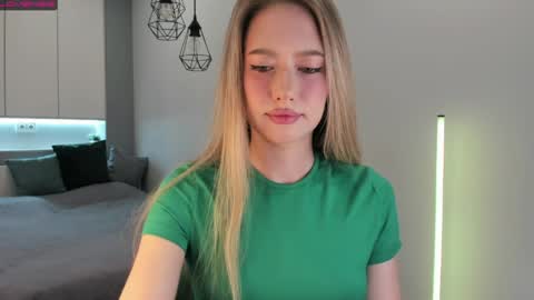 Snapshot of longoriaeva chatting on 7, 4, 2026 Eva online show from 7, 4, 2026