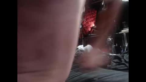 Snapshot of longshanks6869 chatting on 19, 10, 2025 Longshanks online show from 19, 10, 2025