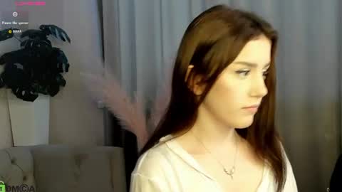 Snapshot of lonny_peach chatting on 9, 8, 2026 Luna online show from 9, 8, 2026