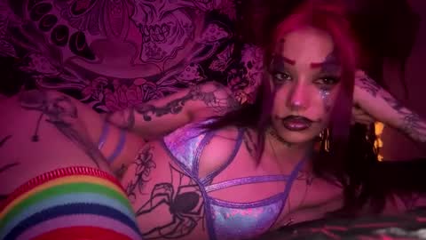 lookingforlona online show from 4, 10, 2025