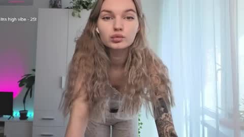 Luna online show from 13, 4, 2026