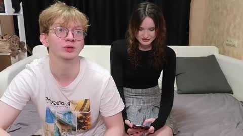 Jean and Isa right couple Mark and Eva left couple online show from 18, 2, 2025