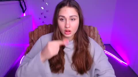 Lora online show from 10, 2, 2026