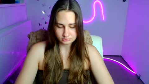 Snapshot of lora_kisses chatting on 23, 6, 2026 Lora online show from 23, 6, 2026