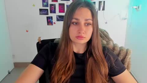 Snapshot of lora_kisses chatting on 8, 7, 2026 Lora online show from 8, 7, 2026