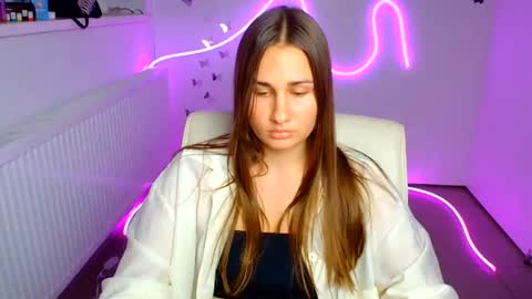 Snapshot of lora_kisses chatting on 3, 8, 2026 Lora online show from 3, 8, 2026