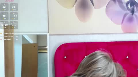 loradelniro1 online show from 7, 3, 2025