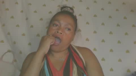 Snapshot of lorahvane chatting on 8, 5, 2026 LorahVane online show from 8, 5, 2026