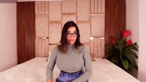  Lorein  online show from 16, 10, 2025