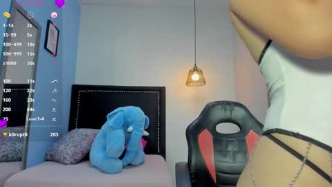 lorenadavies online show from 21, 2, 2025