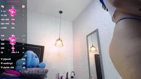 lorenadavies online show from 28, 2, 2025