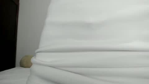 Snapshot of lorenita_gat chatting on 1, 7, 2026 lorenita_gat online show from 1, 7, 2026