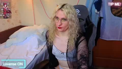 Lori -----------------------------------    online show from 25, 4, 2026