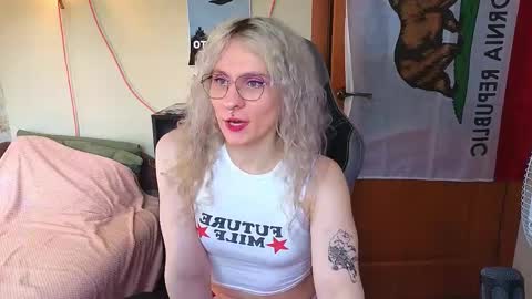 Snapshot of lori_myaf chatting on 22, 5, 2026 Lori ----------------------------------- online show from 22, 5, 2026