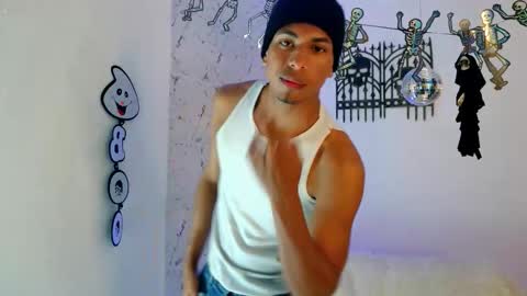 Lorian Vikel  online show from 21, 10, 2025