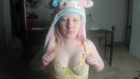 Snapshot of loricritter2 chatting on 4, 3, 2025 Lori Critter online show from 4, 3, 2025