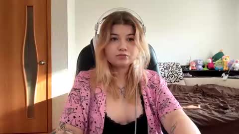 Snapshot of lorrainepurkiss chatting on 13, 7, 2026 Stasha online show from 13, 7, 2026