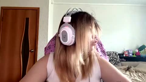Snapshot of lorrainepurkiss chatting on 18, 7, 2026 Stasha online show from 18, 7, 2026
