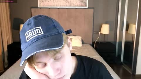 Snapshot of louie_evans chatting on 4, 11, 2025 louie_evans online show from 4, 11, 2025