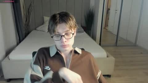 Snapshot of louie_evans chatting on 11, 11, 2025 louie_evans online show from 11, 11, 2025