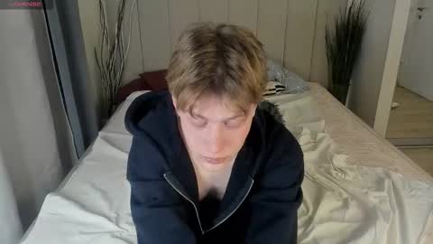 Snapshot of louie_evans chatting on 17, 11, 2025 louie_evans online show from 17, 11, 2025